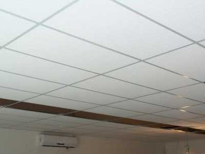 Como a instalação de forros melhora o conforto térmico e acústico dos espaços da Jomag